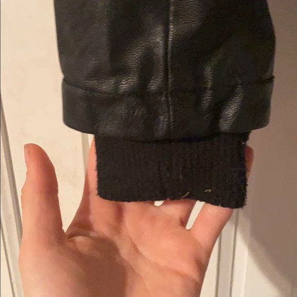 Leather jacket - Picture 5 of 6